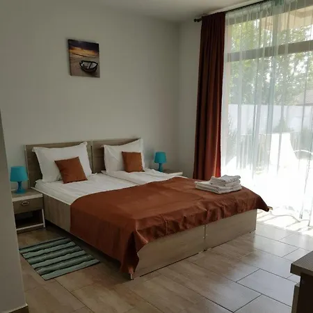 Sunny Family Constança